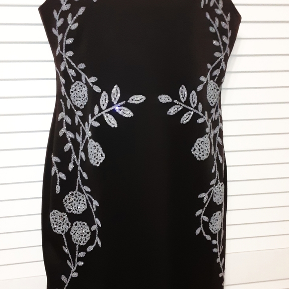 RONNI NICOLE Sequined & Stretchy Pullover Dress - Picture 11 of 14